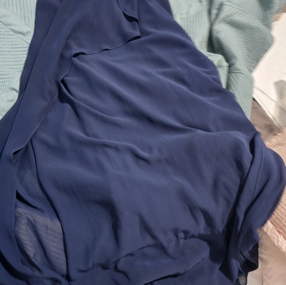 Formal dress - Picture 3 of 3